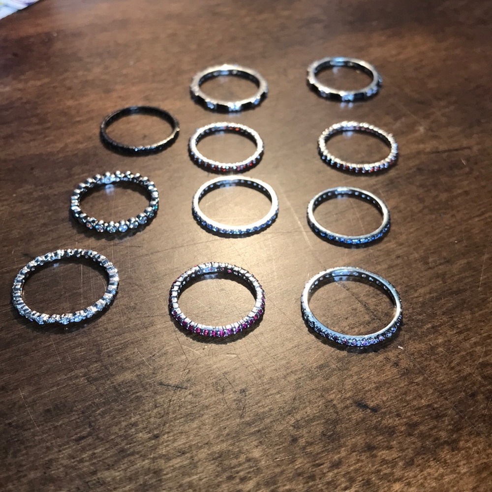 Stackable lot of 11